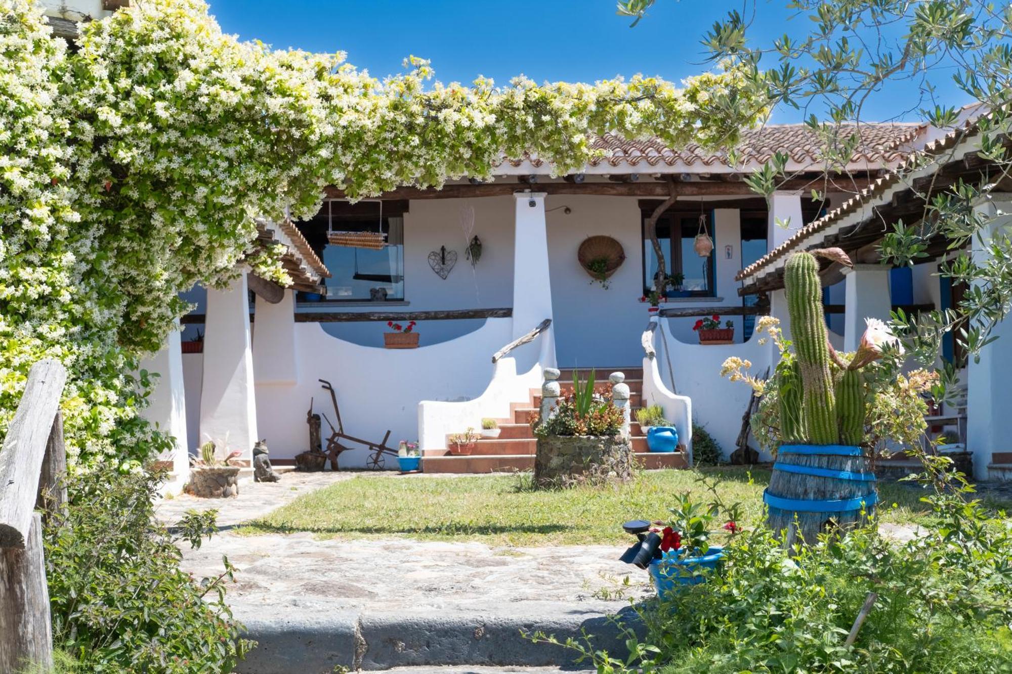Tenuta Don Ballore Galtellì Exterior foto